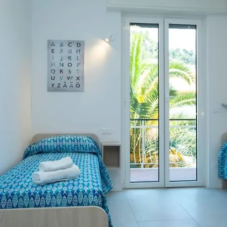 Mare Fuori, Sul Lungomare Con Tre Da Letto E Due Bagni! * Riva Trigoso