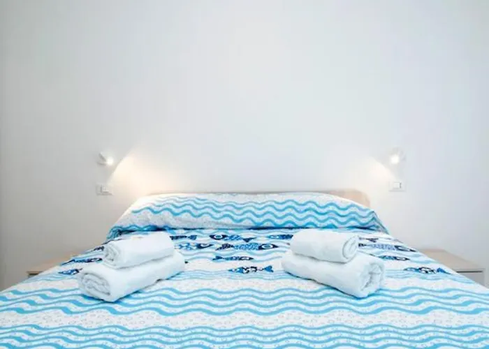 Mare Fuori, Sul Lungomare Con Tre Da Letto E Due Bagni! Apartment *